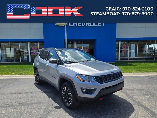 2020 Jeep Compass Trailhawk in Grey — front three-quarter view