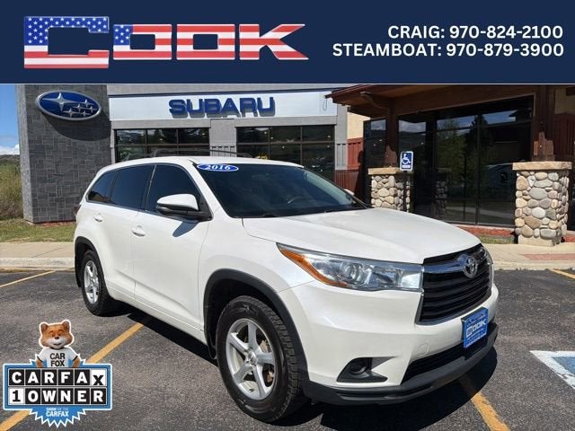 2016 Toyota Highlander LE in White — front three-quarter view