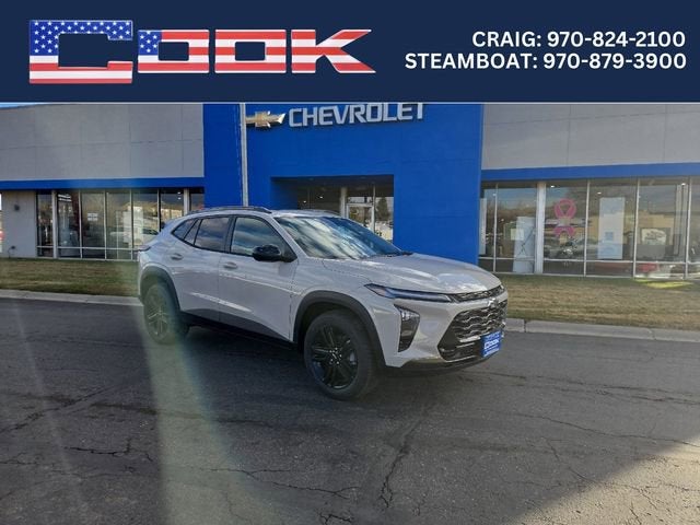 2026 Chevrolet Trax ACTIV in White Sands — front three-quarter view